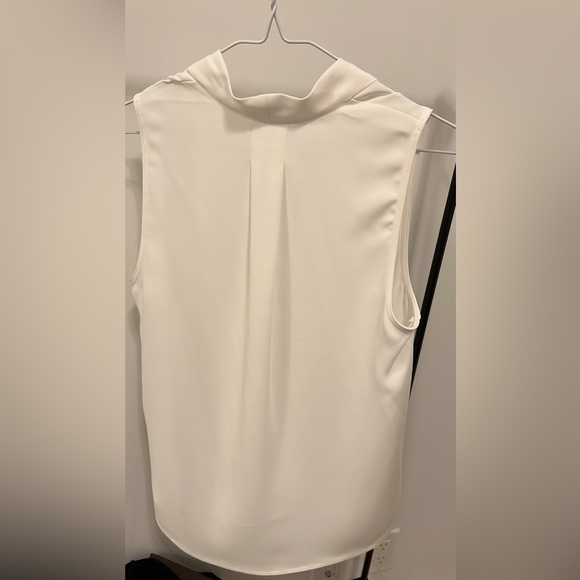 BABATON sleeveless blouse - Picture 2 of 3